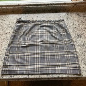 Banana Republic Size 14 skirt.  Black, white, gold/yellow stripe.